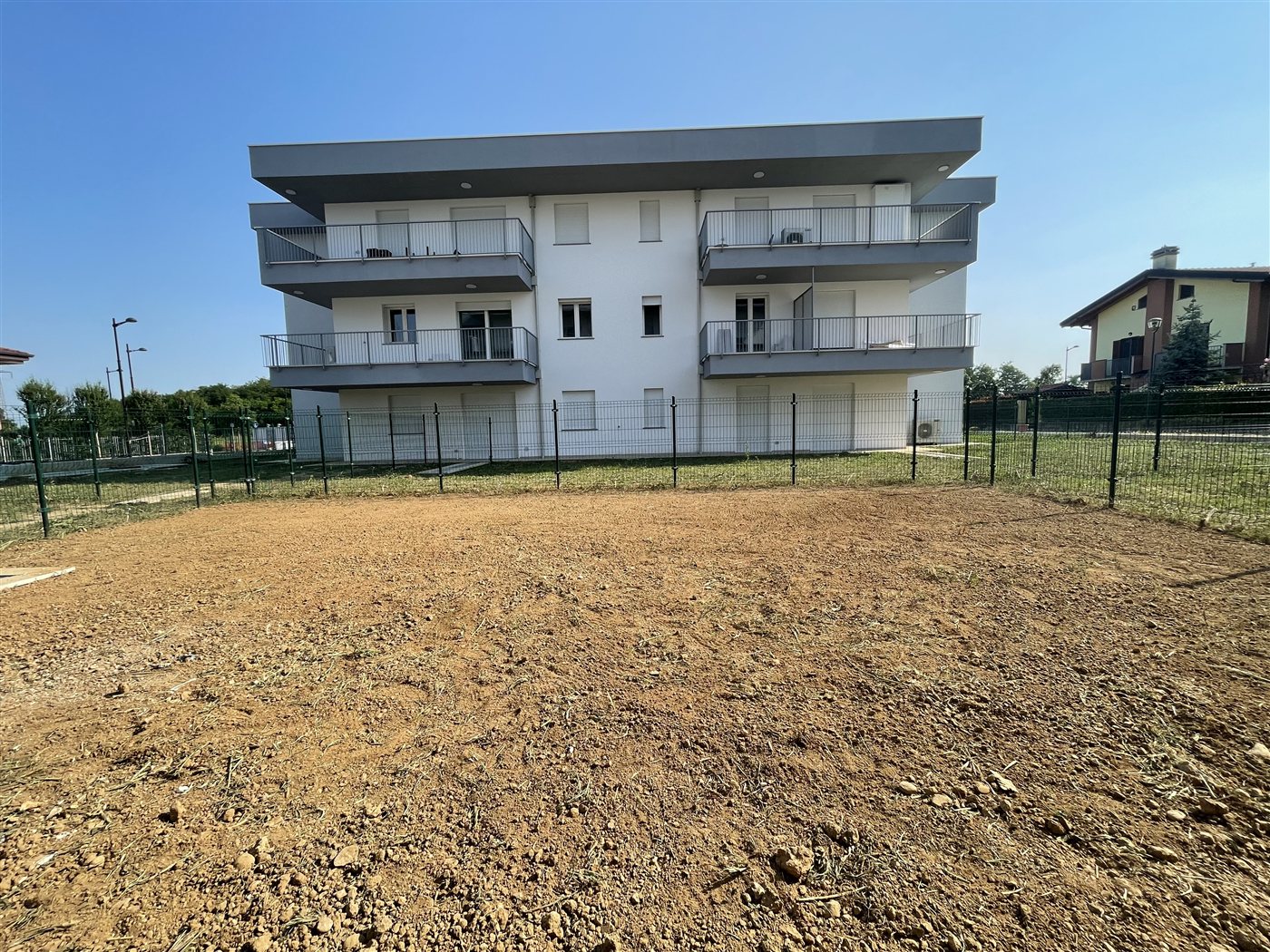 Palazzina residenziale con balconi